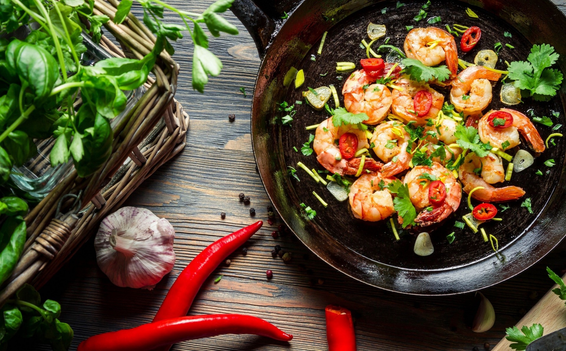 sartén verduras camarones ajo chile pimienta