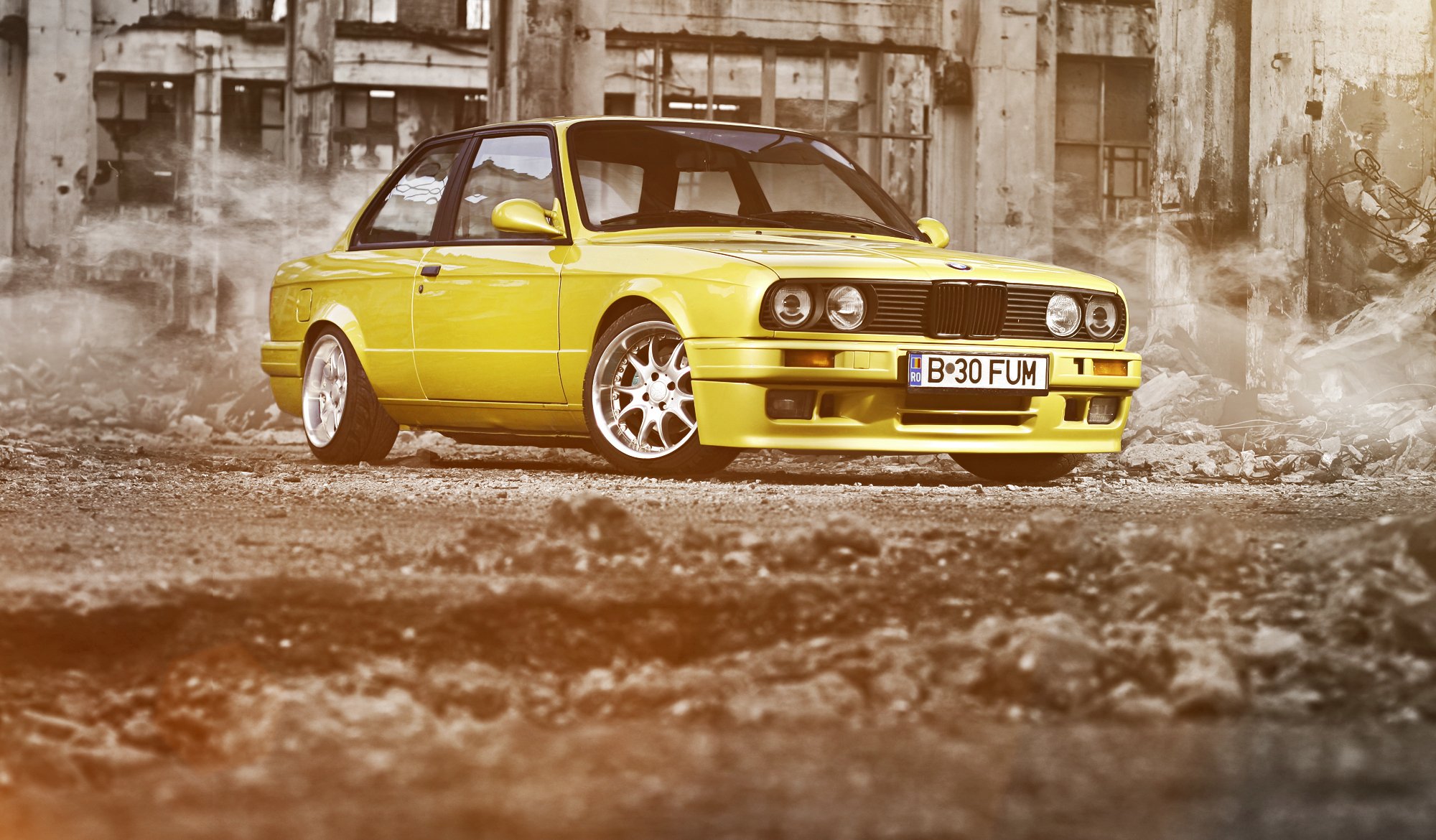 bmw série 3 coupé e30 jaune bmw ruines