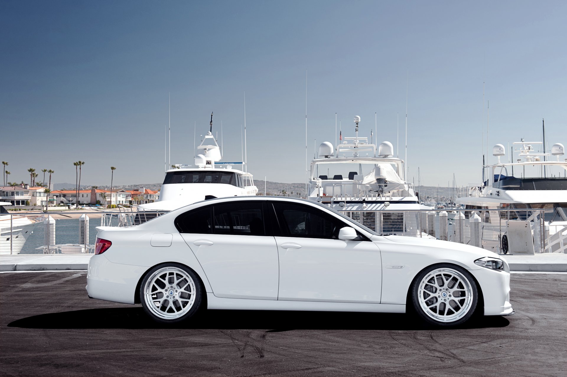 bmw série 5 f10 blanc bmw blanc quai yacht