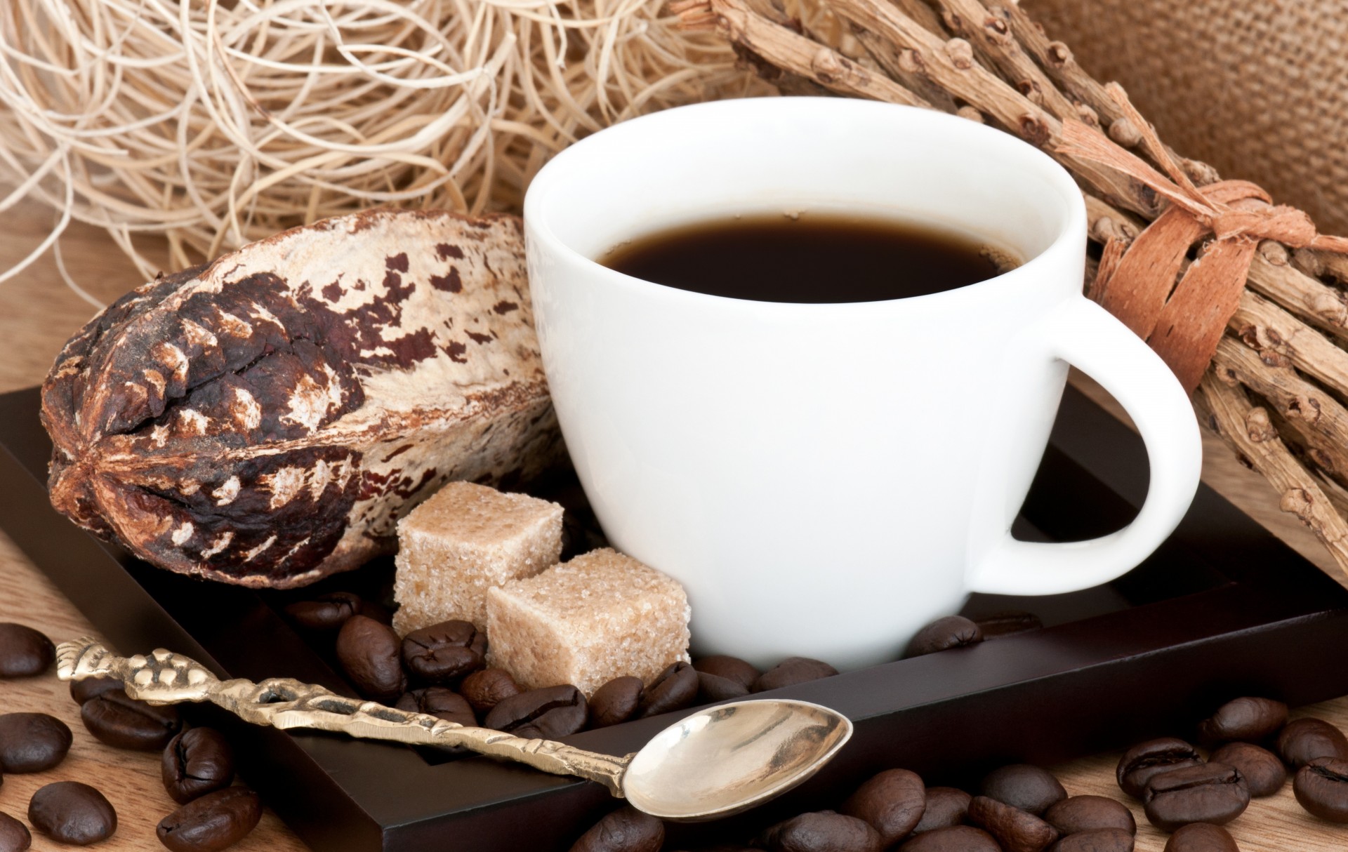 tablett kaffee körner löffel scheiben zucker tasse