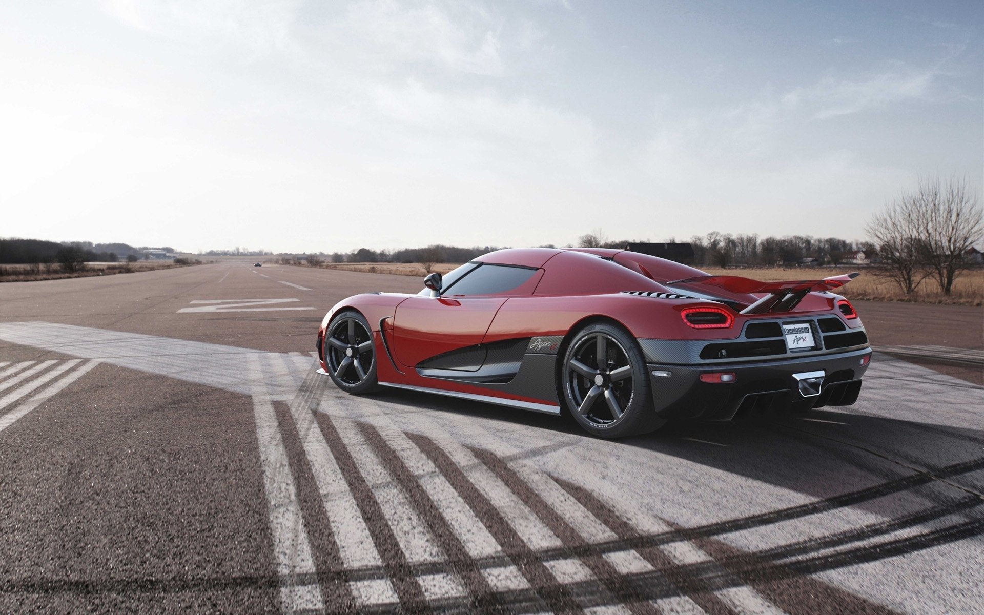 koenigsegg agera r ager river supercar hypercar red rear view sky