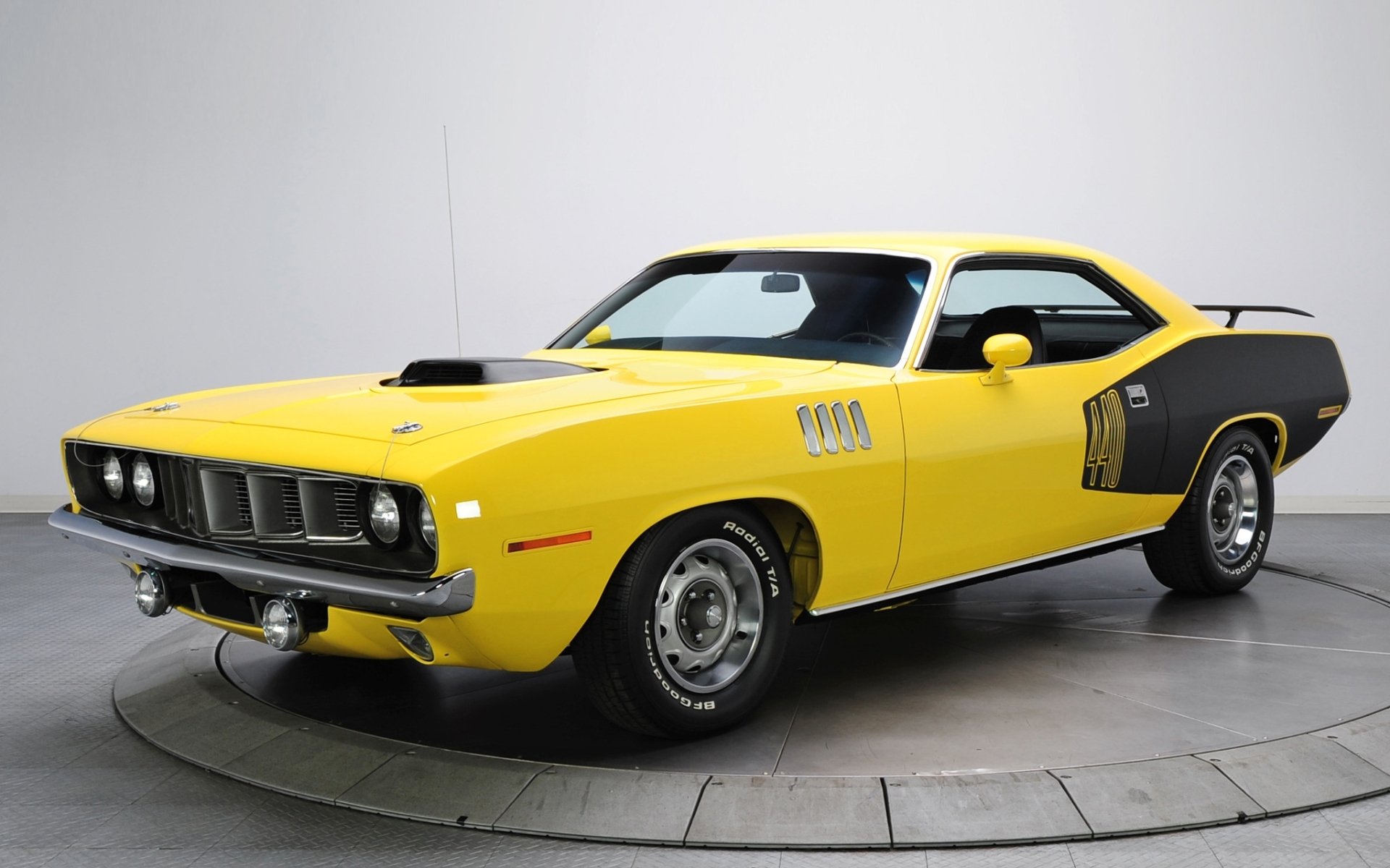 plymouth cuda 1971 aero barracuda avant muscle car muscle car jaune fond