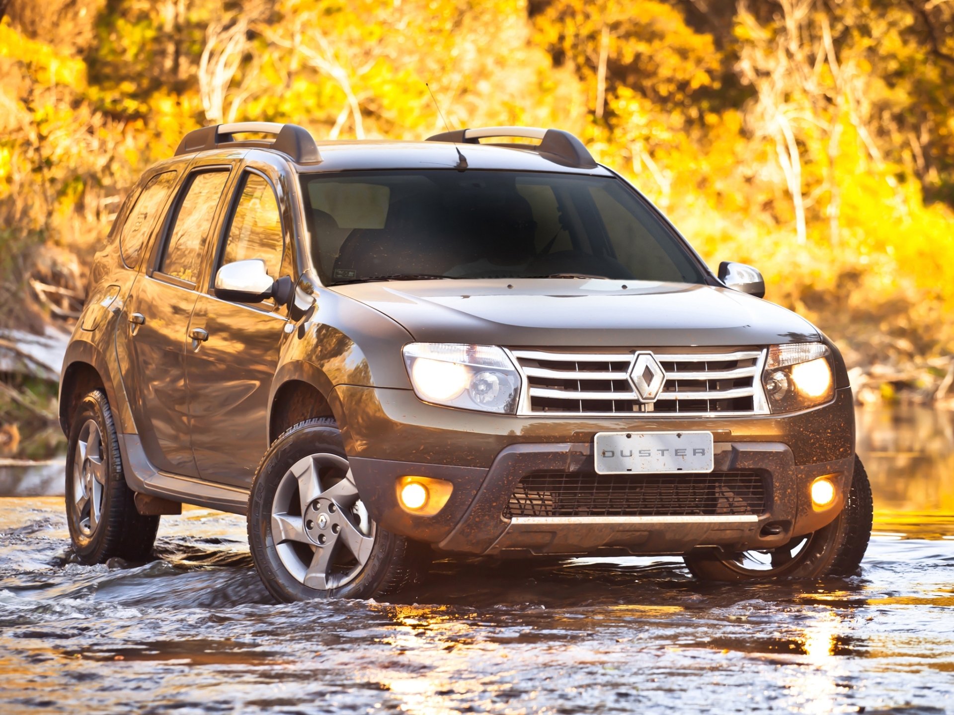 renault duster renault duster crossover front bach furt wasser wald