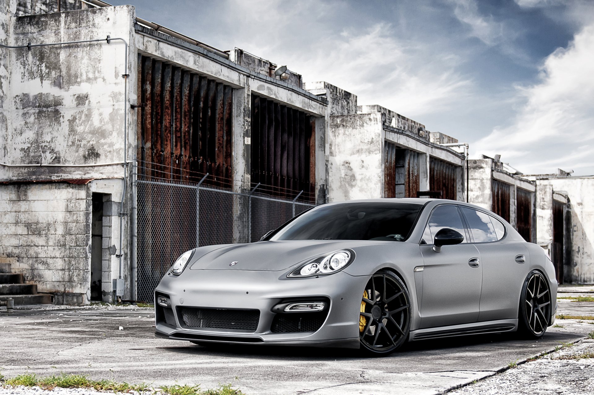 porsche panamera tuning coches auto pared ladrillo