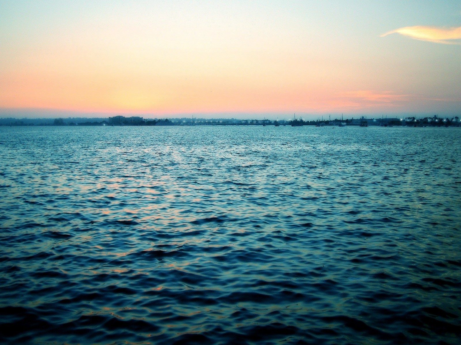 mare onde alba