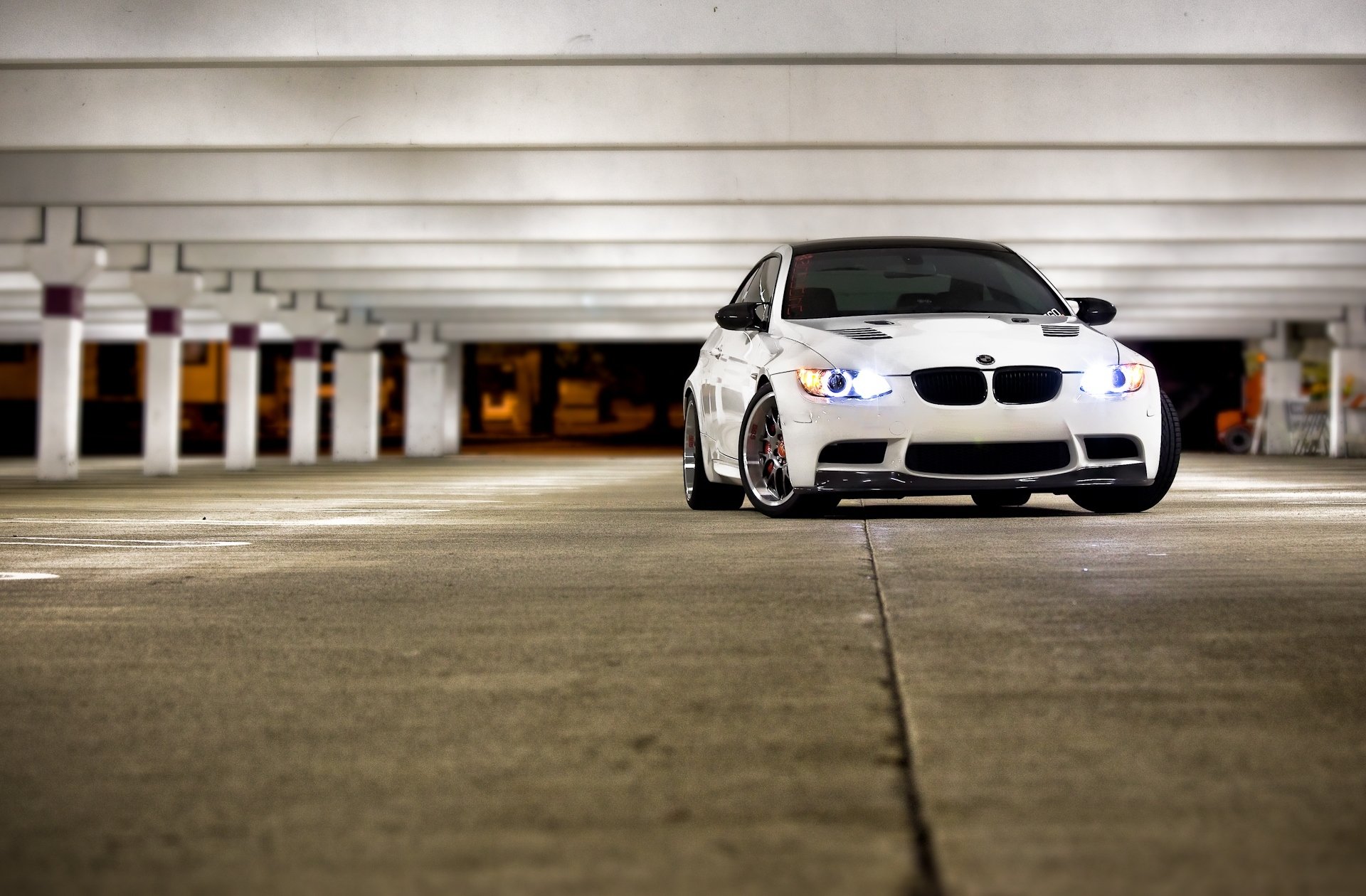 bmw m3 e92 bianco parcheggio bmw faro