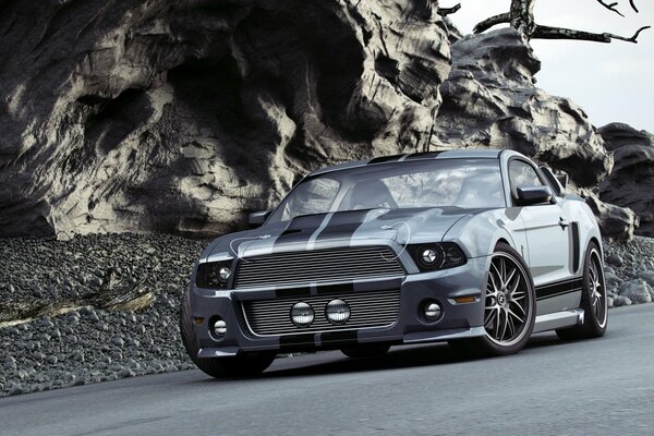 Ford Mustang gt500 Shelby sur fond de montagnes rocheuses