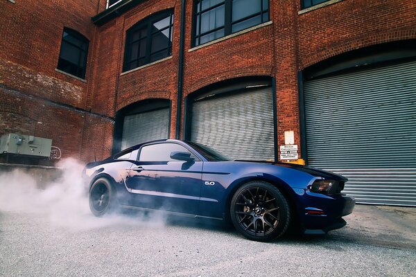 Auto ford Mustang blau