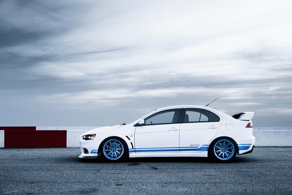 Evoluzione Mitsubishi Lancer in pista