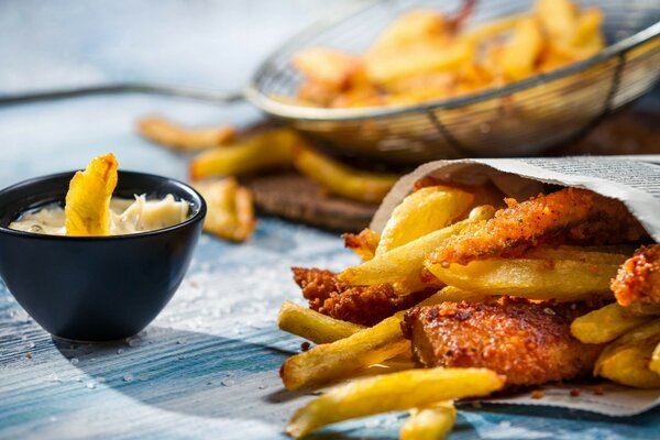 Kartoffeln frittiert und mit Salz bestreut