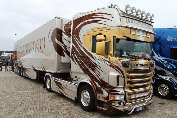 Tuning ciężarówki ciągnika Scania