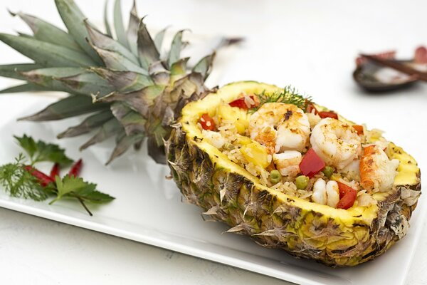 Pineapple shrimp salad