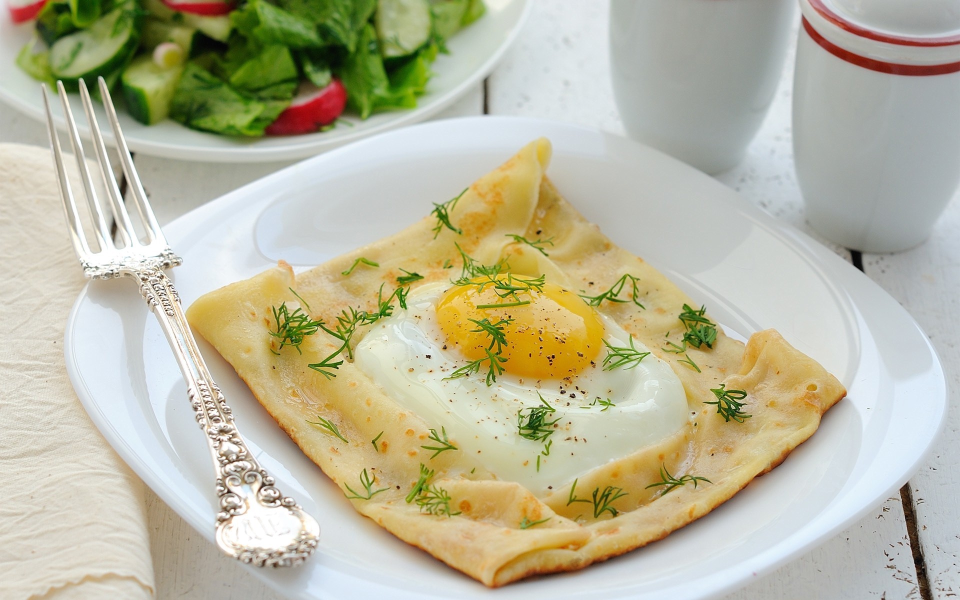 frühstück gabel pfannkuchen eier rührei teller ei