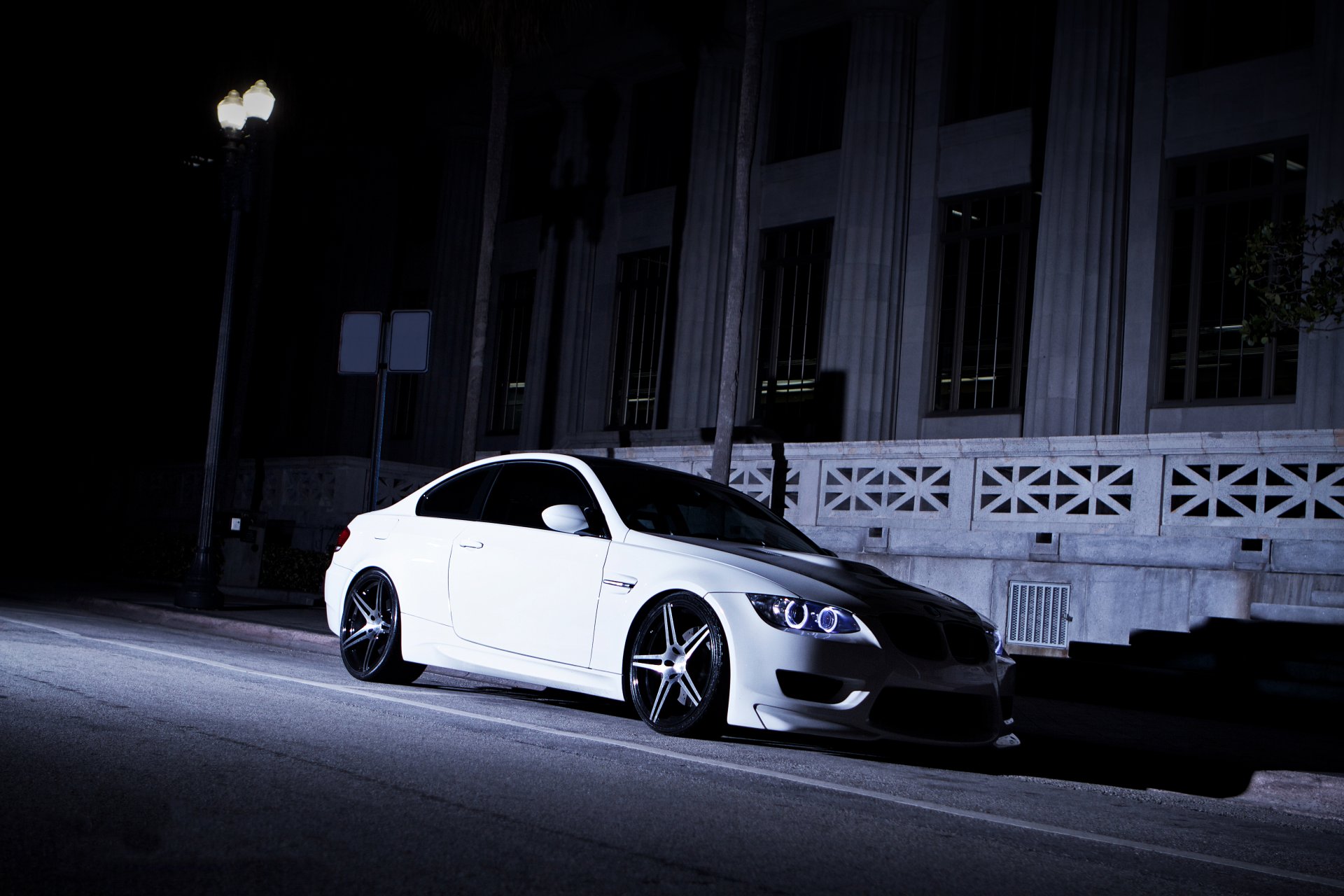 bmw m3 e92 white bmw night shadow street lantern