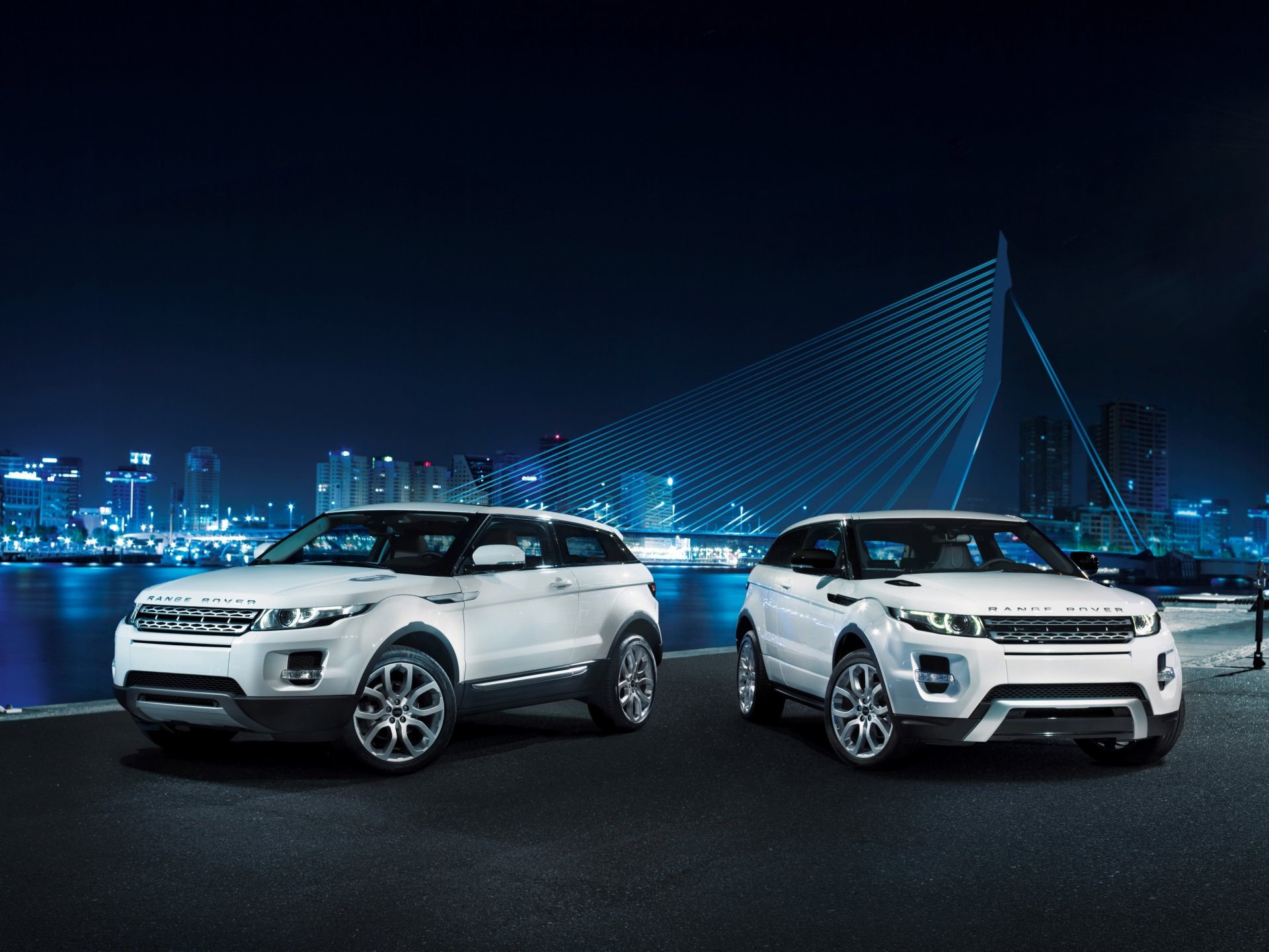 land rover range rover evoque coupé land rover range rover evoque crossover avant blanc pont ville de nuit