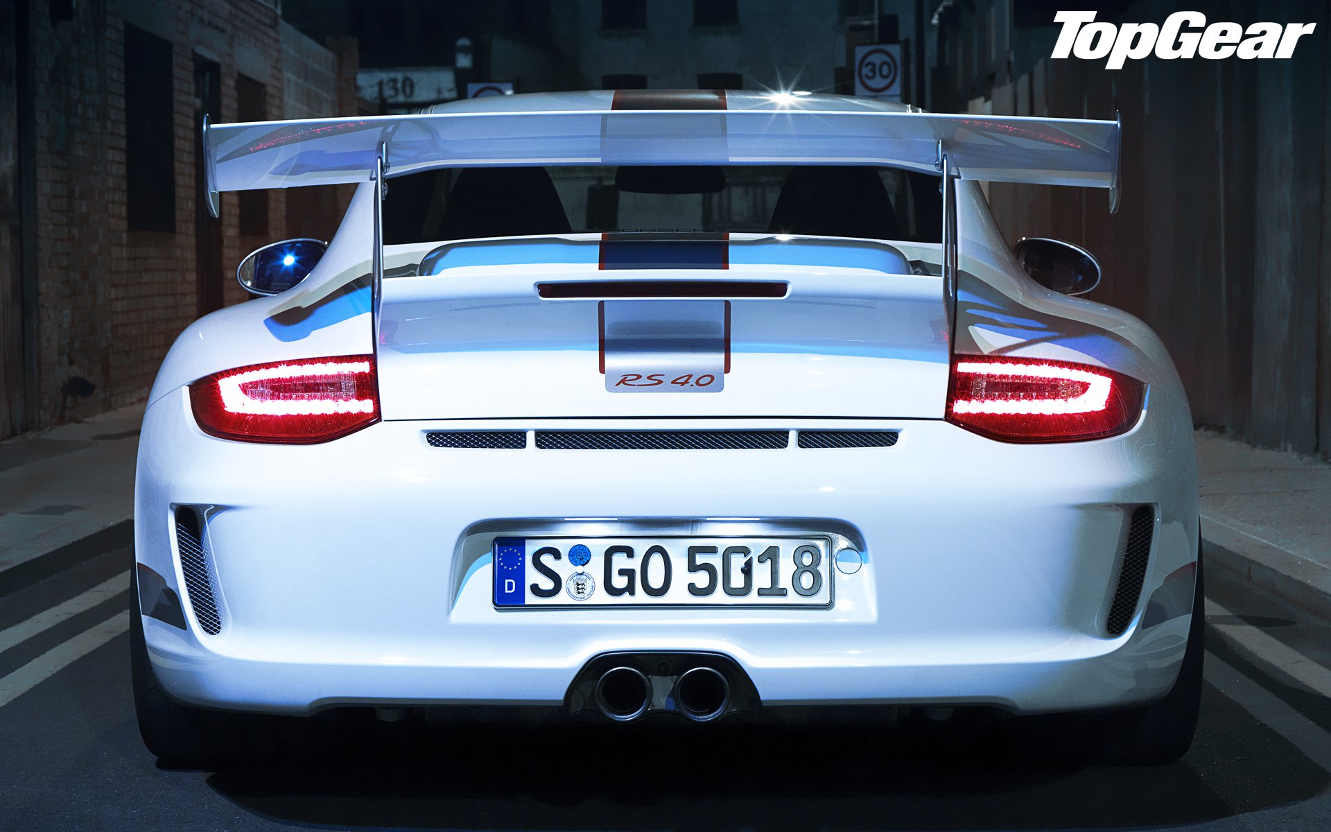 top gear top gear top gear beste fernsehsendung und magazin porsche 911 gt3 rs 4.0 porsche gt3 rs 4.0 supersportwagen weiß rückansicht spoiler flügel lichter