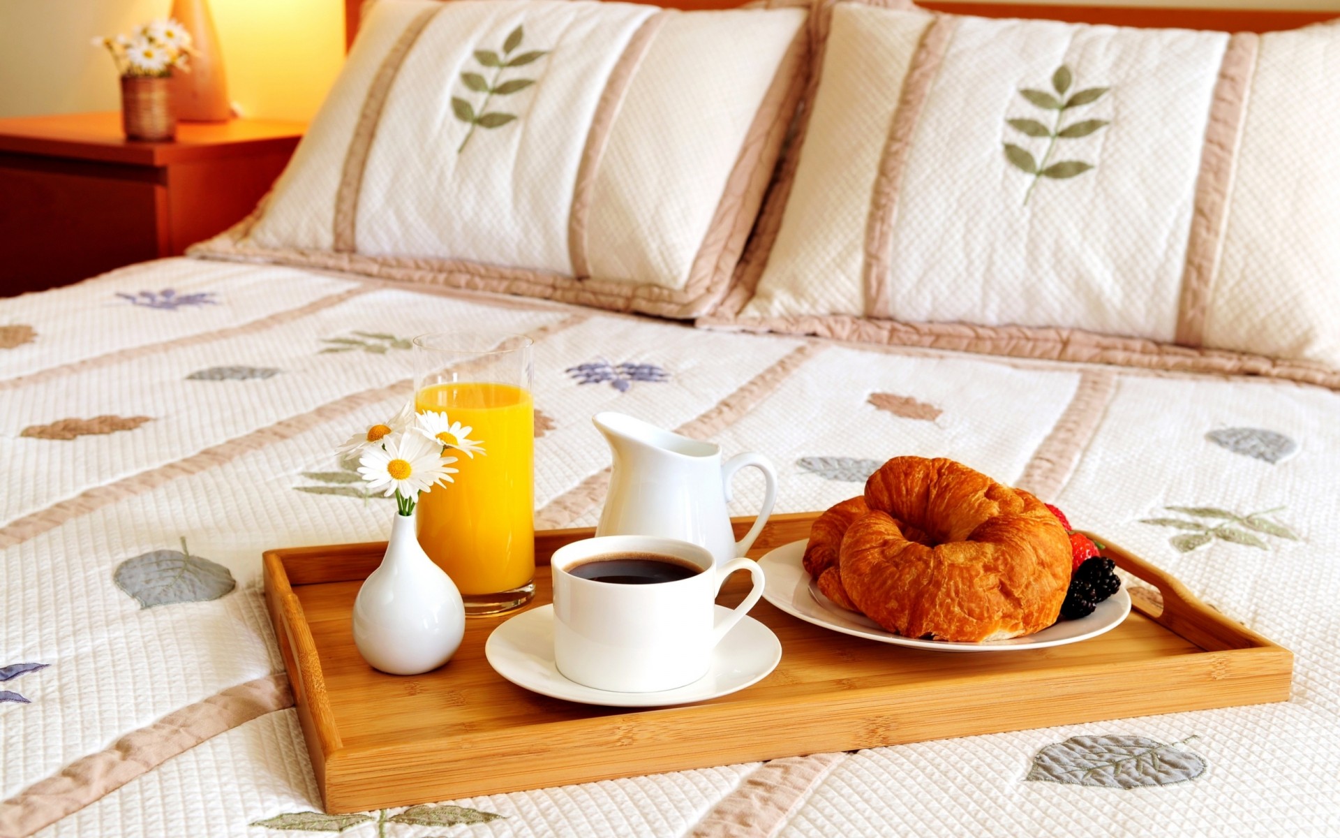 bed tray mug coffee juice flower pillow vase