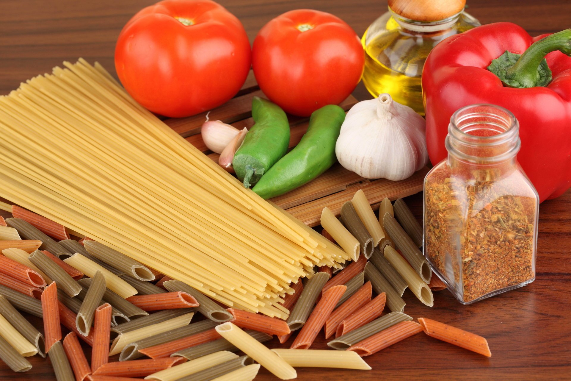 tomate fideos pimienta comida del estudiante ajo