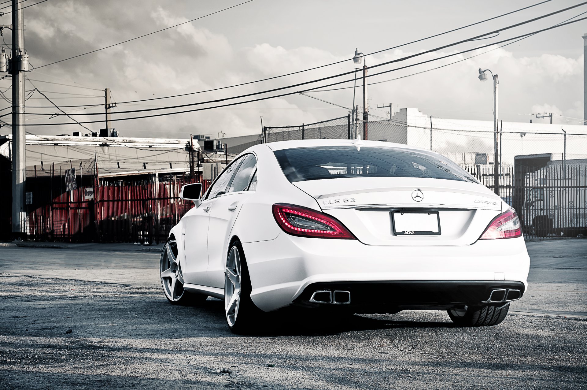 mercedes-benz amg cls-klasse cls 63 c218 bianco mercedes benz posteriore