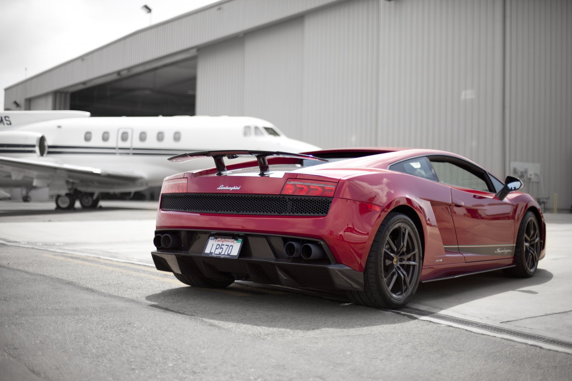 lamborghini gallardo lp570 superleggera red lamborghini lamborghini gallardo superleggera red airplane hangar