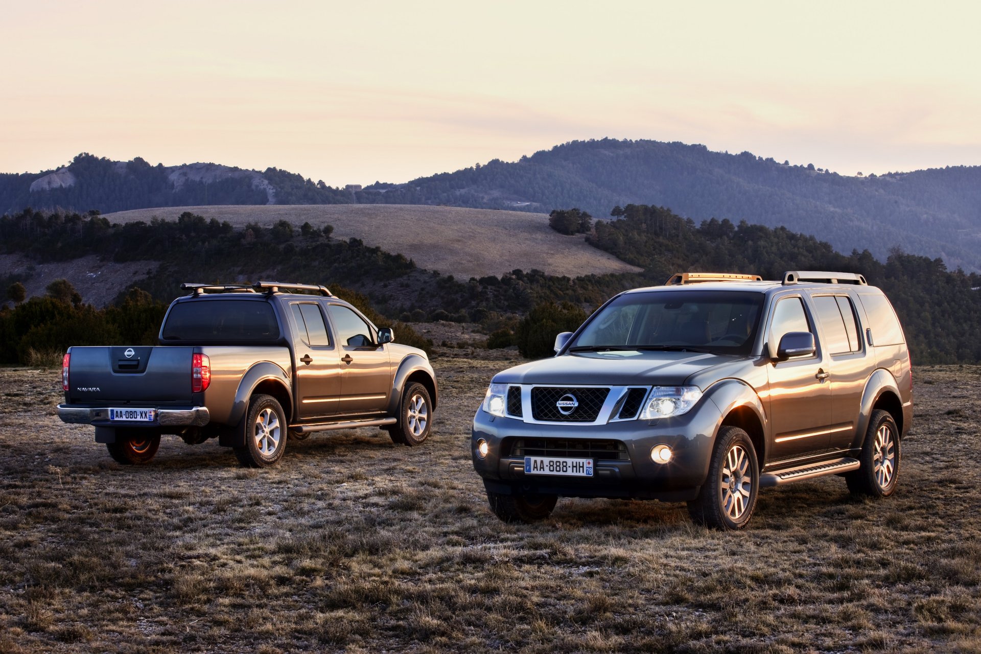 nissan pathfinder navara 2010 montañas colina auto coche amanecer