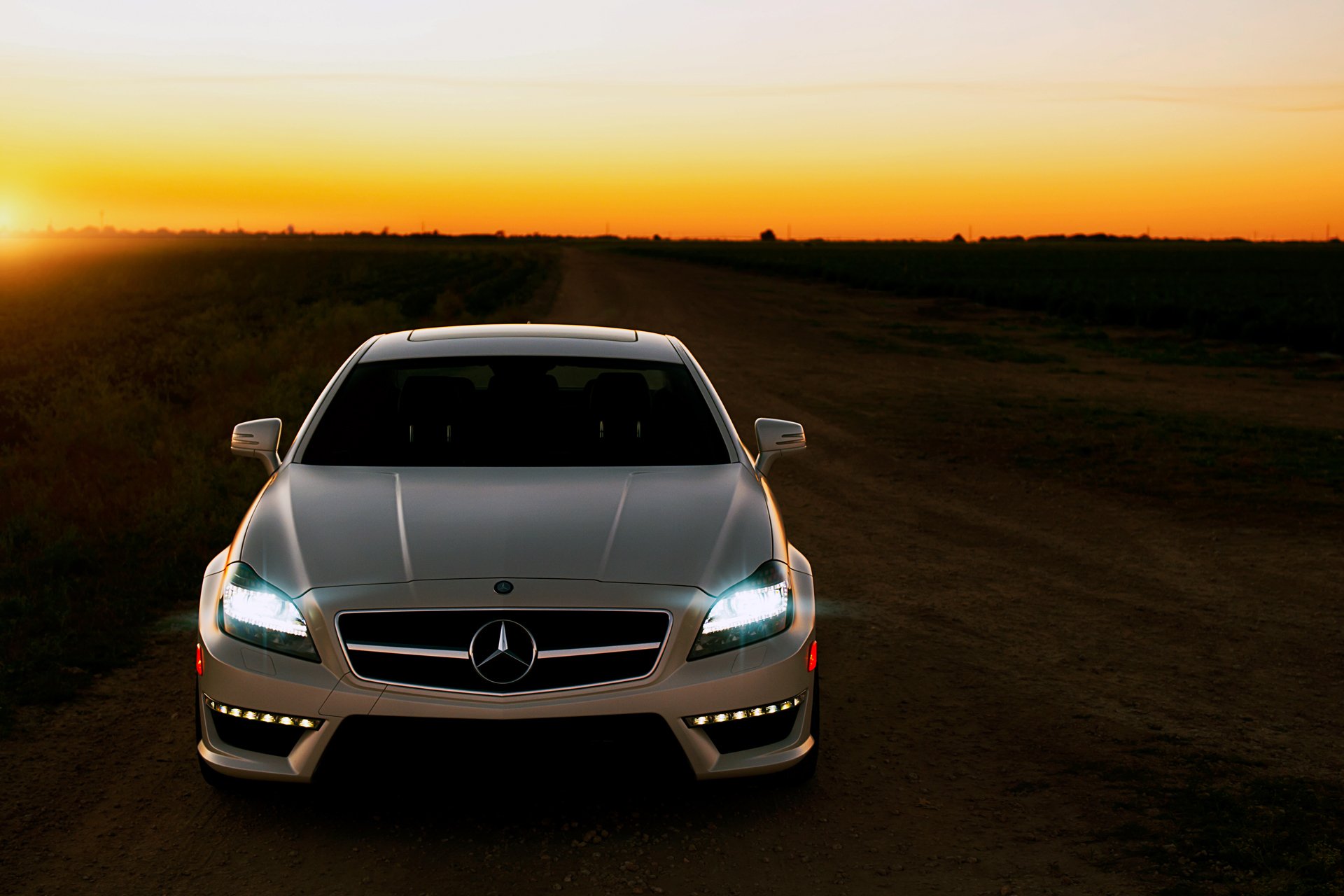 mercedes cls63 sonnenuntergang straße