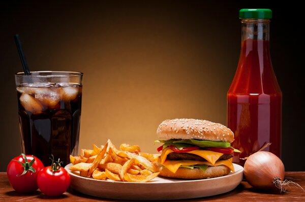 Fast food con Coca Cola e hamburger