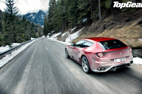 Roter Ferrari im Getriebe Top Gir