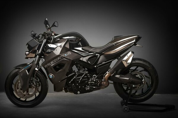 Moto BMW in colore Nero