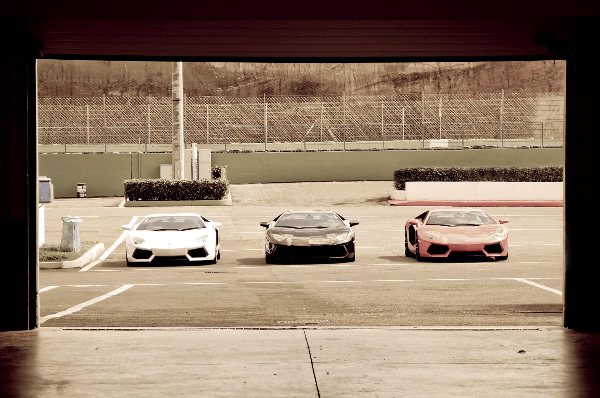 lamborghini aventador garaż parking trzy