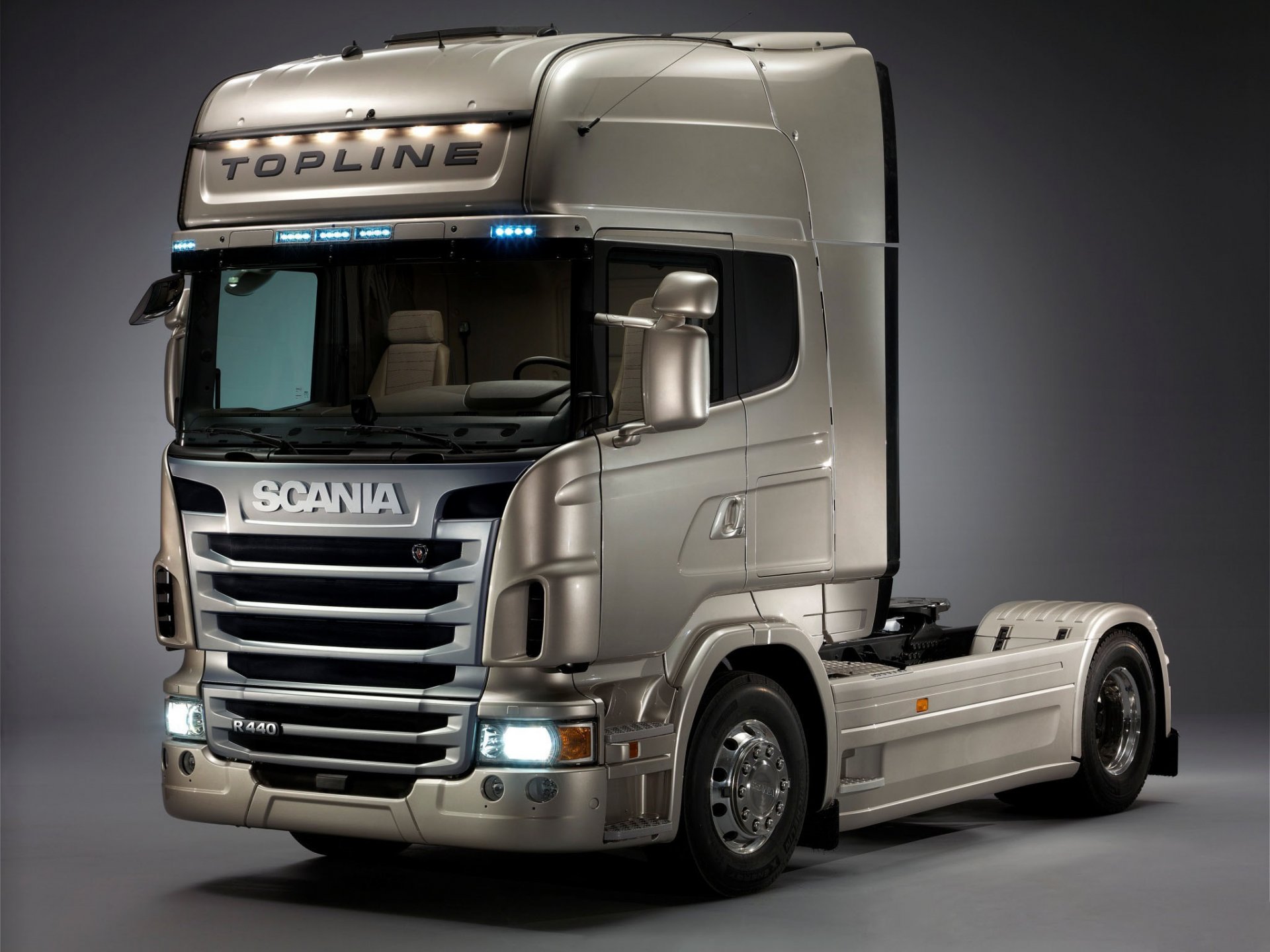 scania camion grigio