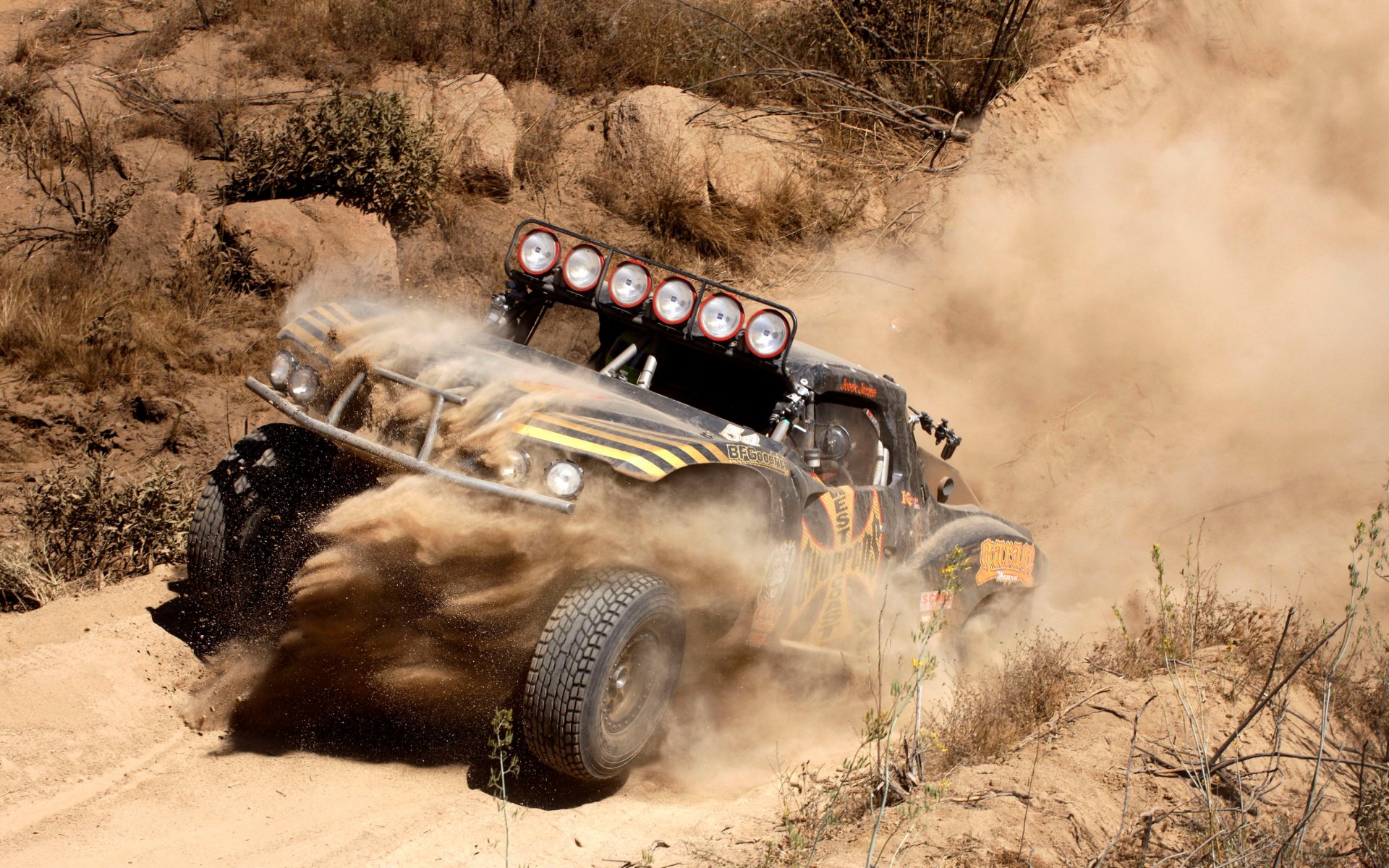 chevrolet 1500 trofeo camión jeep suv carrera rally desierto california méxico arena piedras polvo auto baja