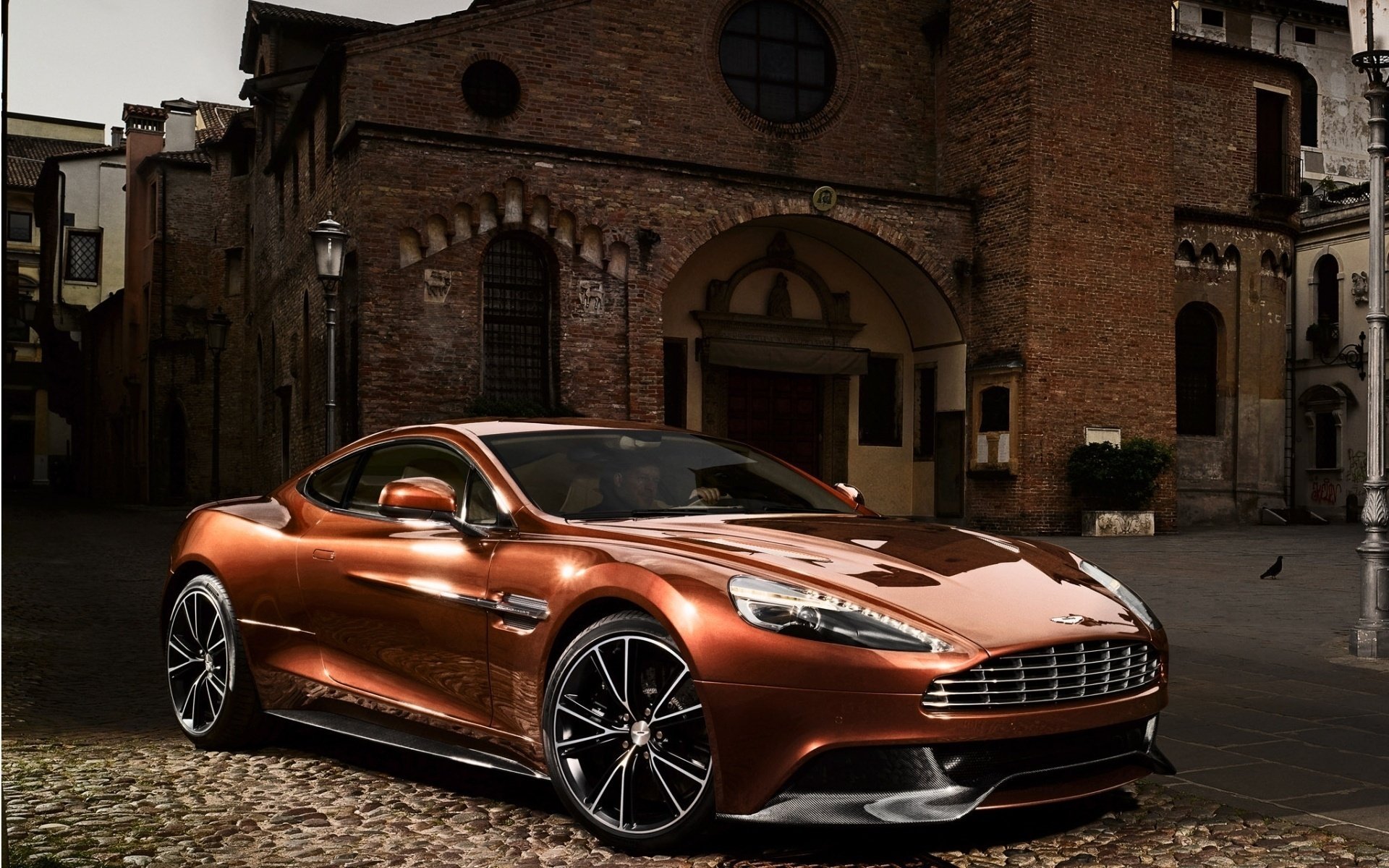 aston martin aston martin vanquish am 310