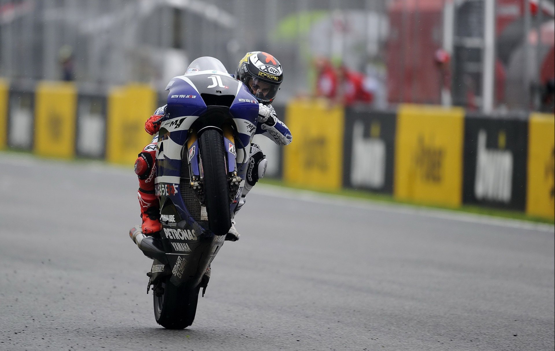 rider yamaha yzr-m1 bike motogp race finish victory track monster tech 3 team speed photo