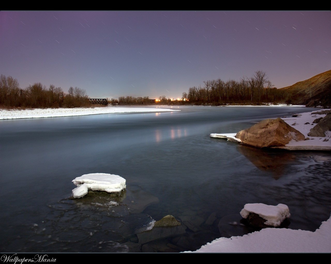 inverno fiume pietre