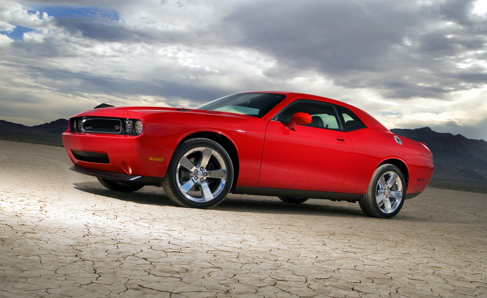 esquiver challenger rouge voiture