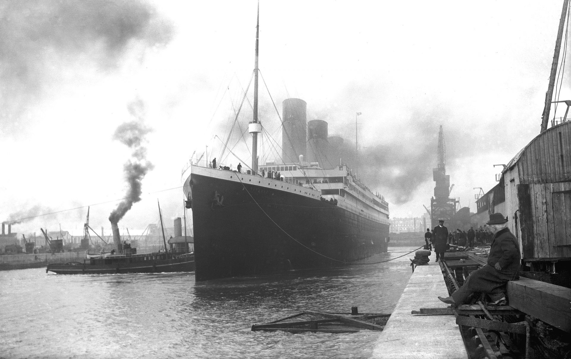 titanic rms statek brytyjski parowiec pasażer liniowiec port przystań retro migawka tapety na pulpit