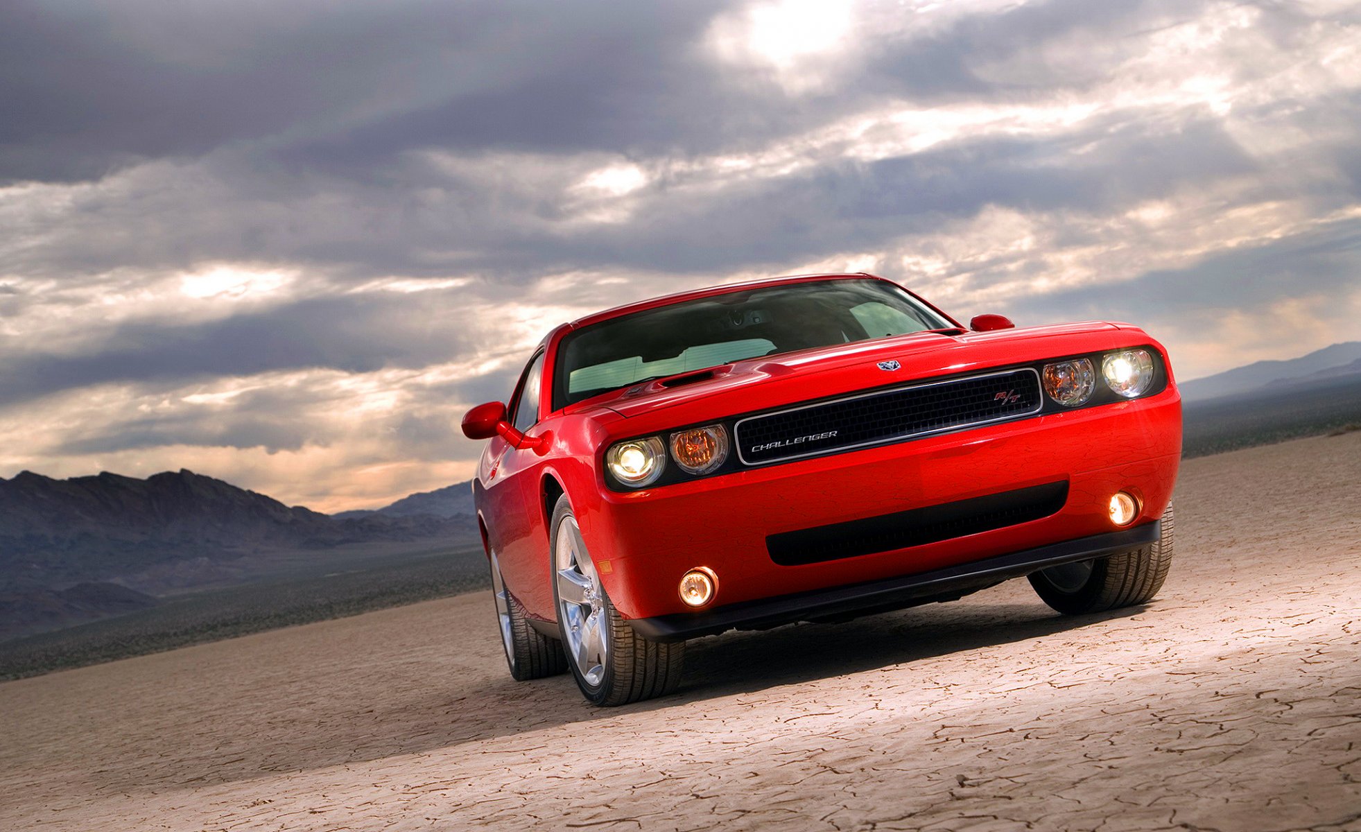 dodge challenger auto czerwony