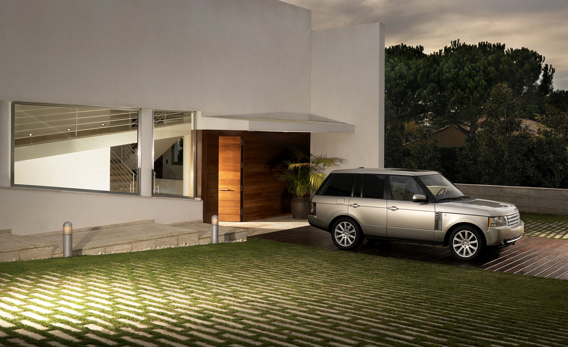 range rover villa abend