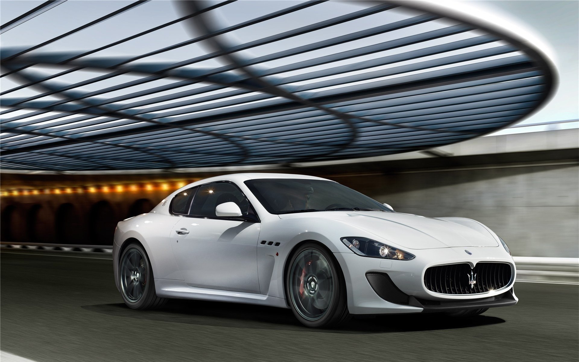 maserati granturismo 2012 белый авто белая мазерати