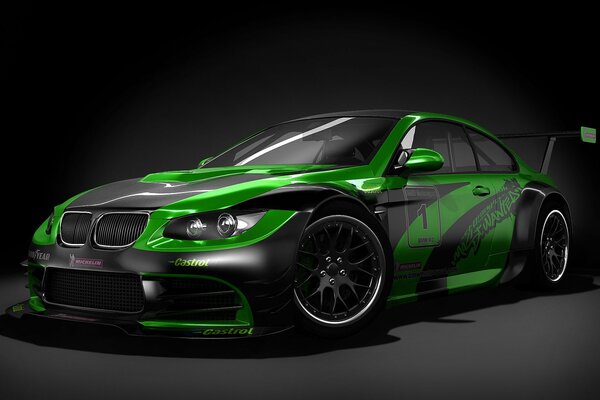 BMW sintonizzata super classe in verde