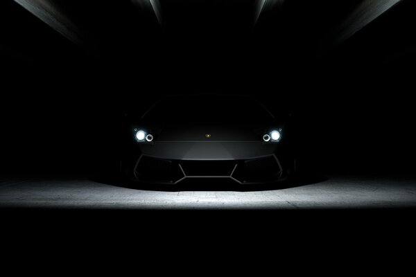 Screensaver Nero Lamborghini con fari accesi