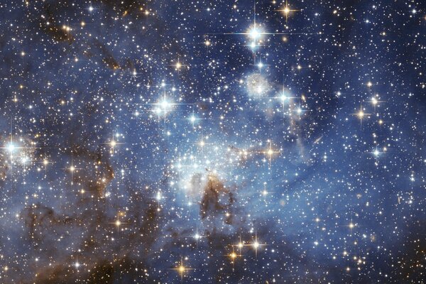 Piękno blasku gwiazd w kosmosie