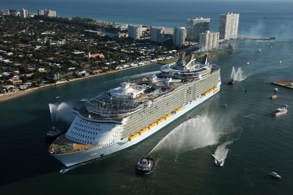 A large cruise ship in the harbor