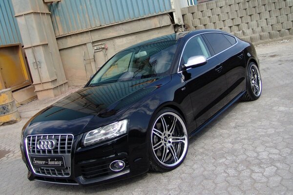 Audi 2010 negro