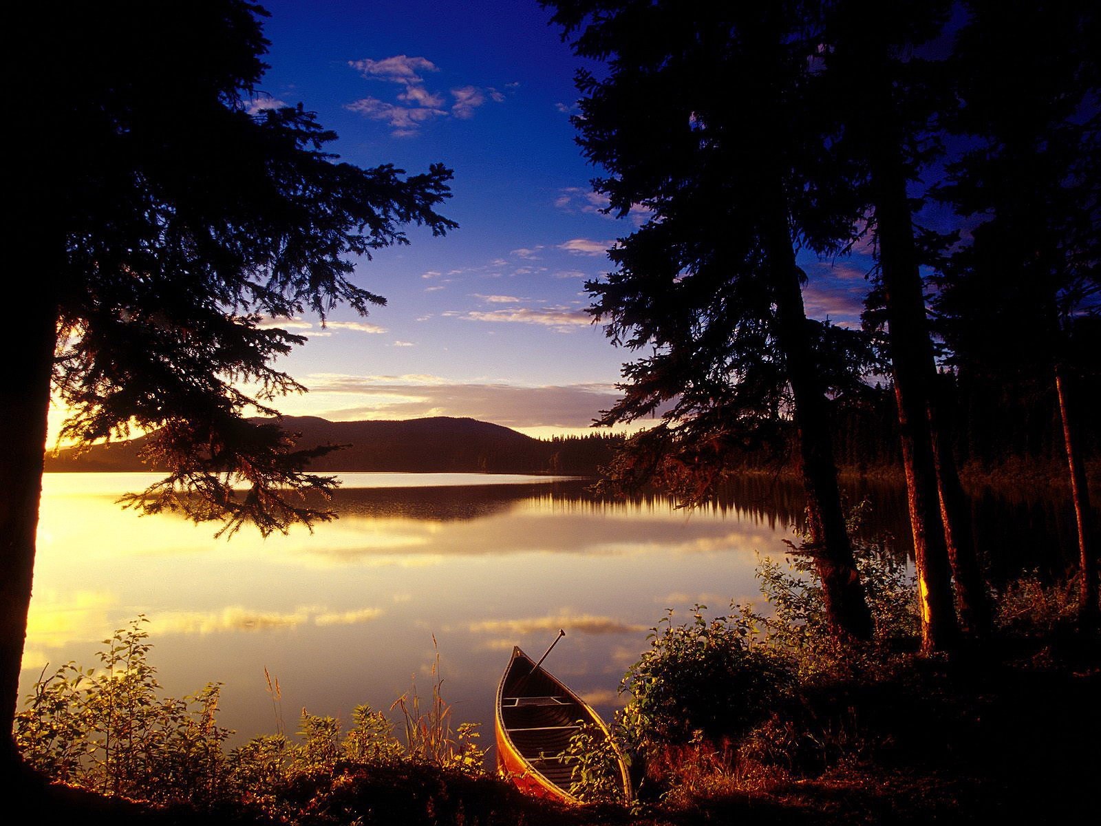 bateau lac coucher de soleil arbres