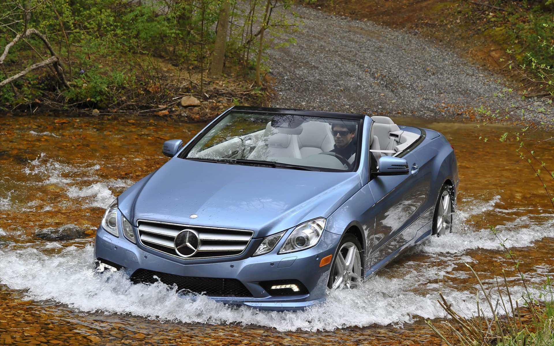 automobili mercedes acqua fiume spruzzo foresta mercedes e550