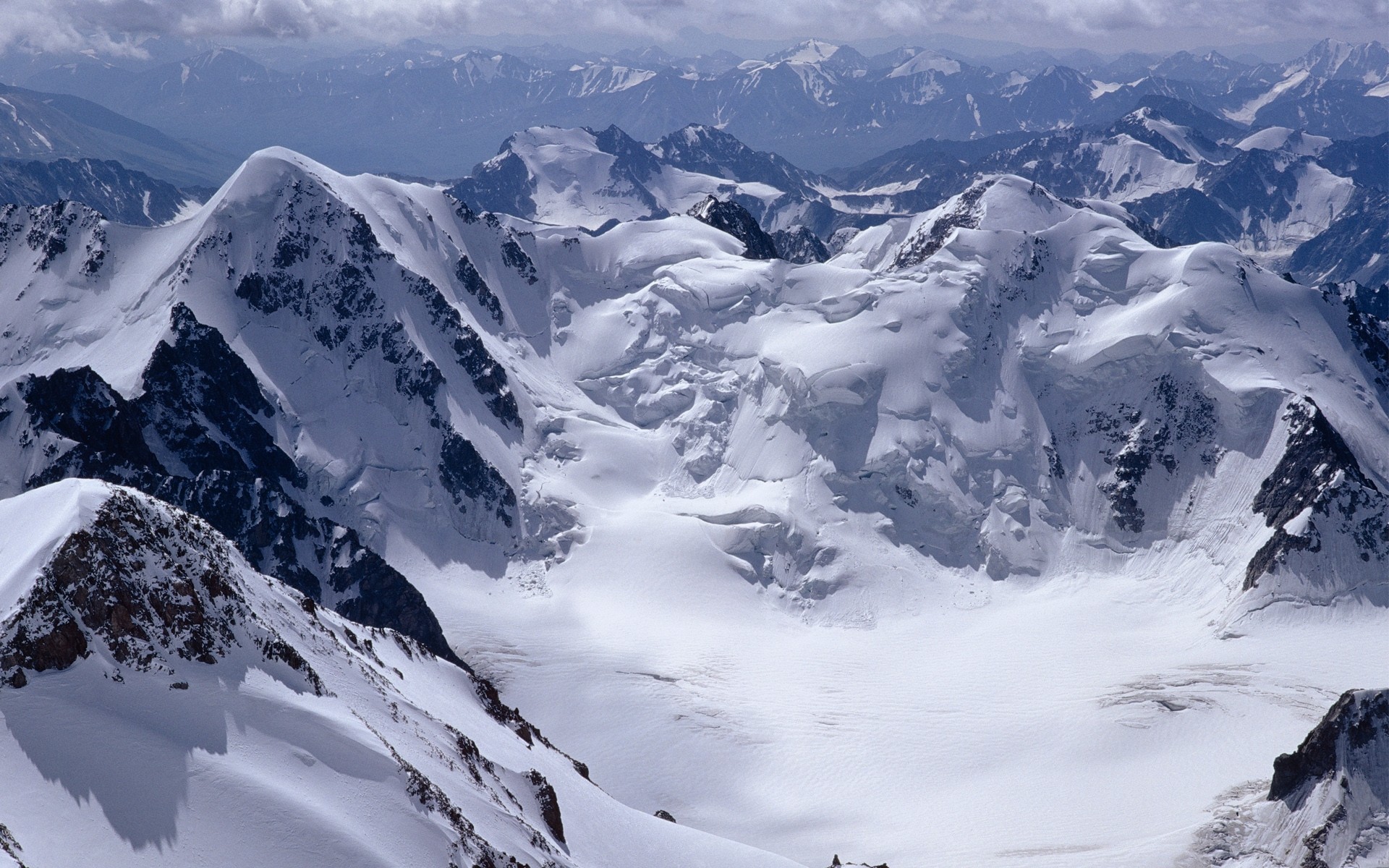 montagne neve nuvole