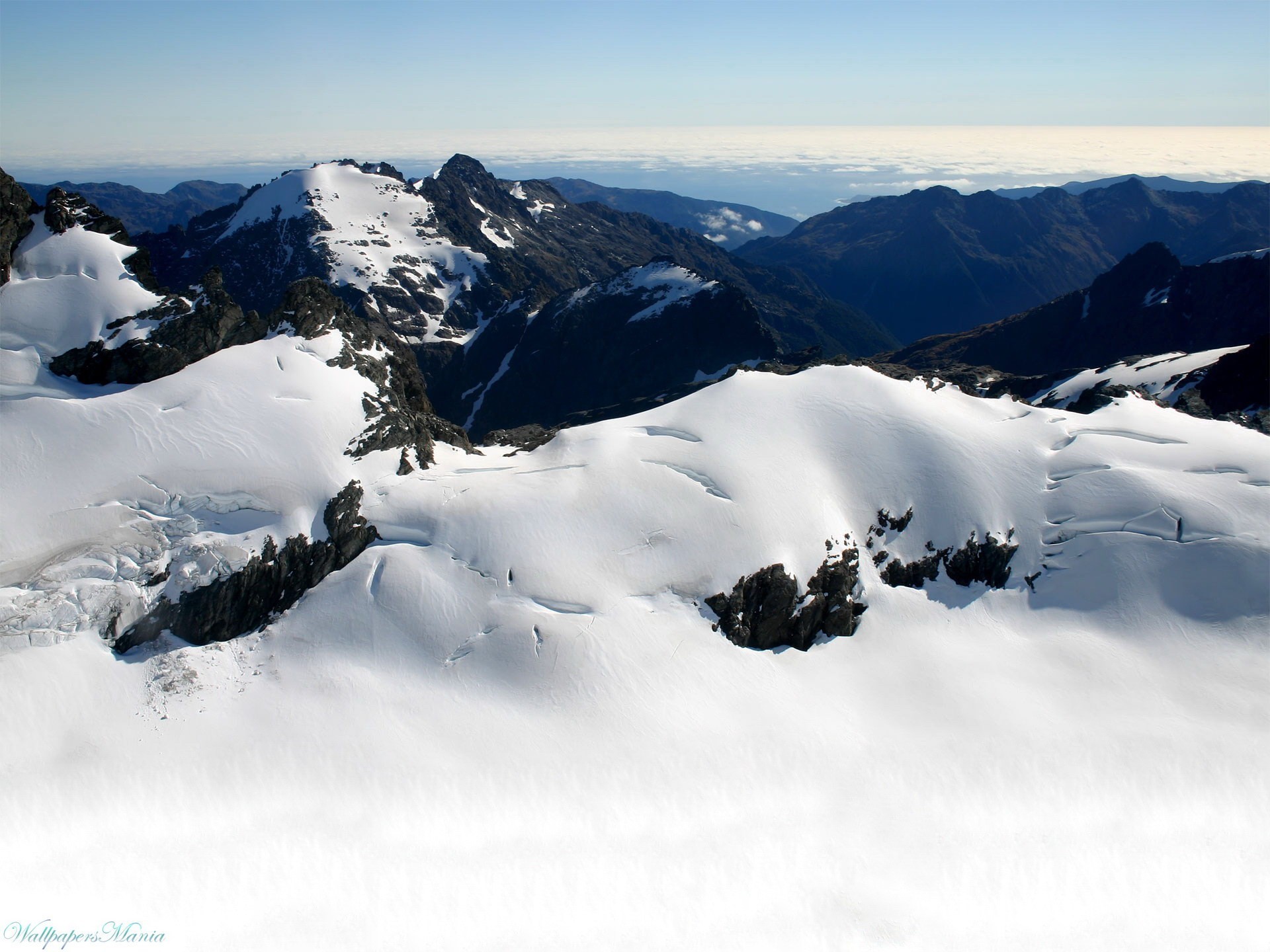 montañas nieve frío