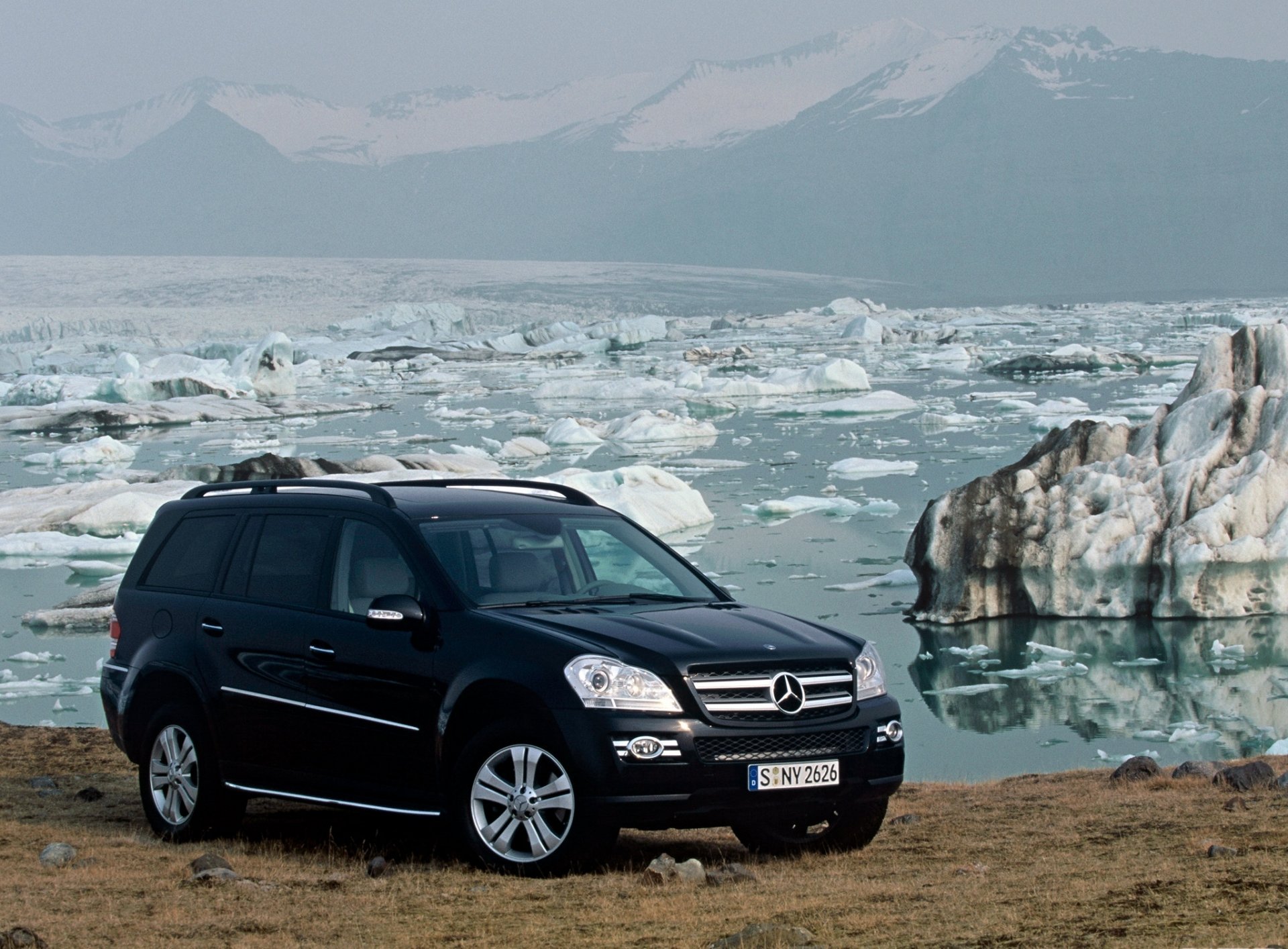 mercedes-benz gl nieve agua